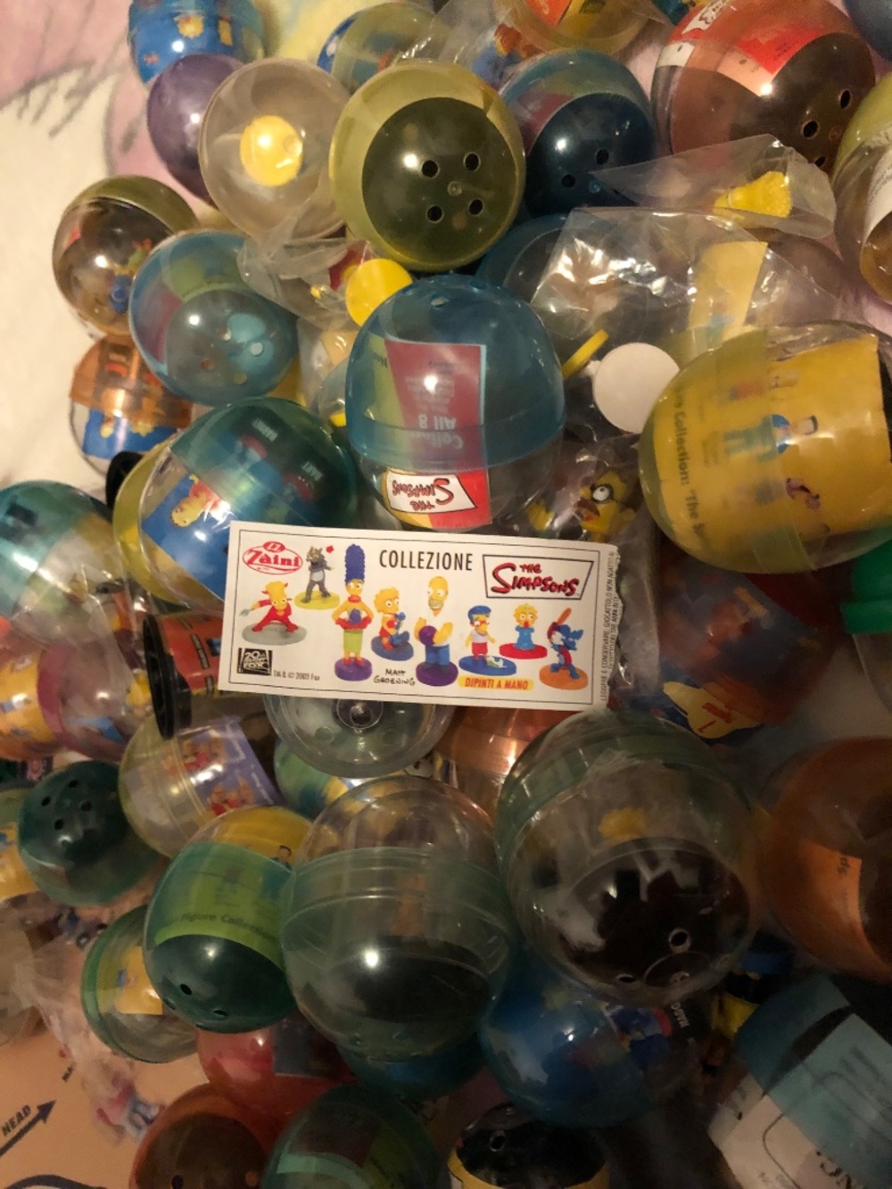 75 approximately SiMpSoNs vending machine toys - Picture 8 of 13
